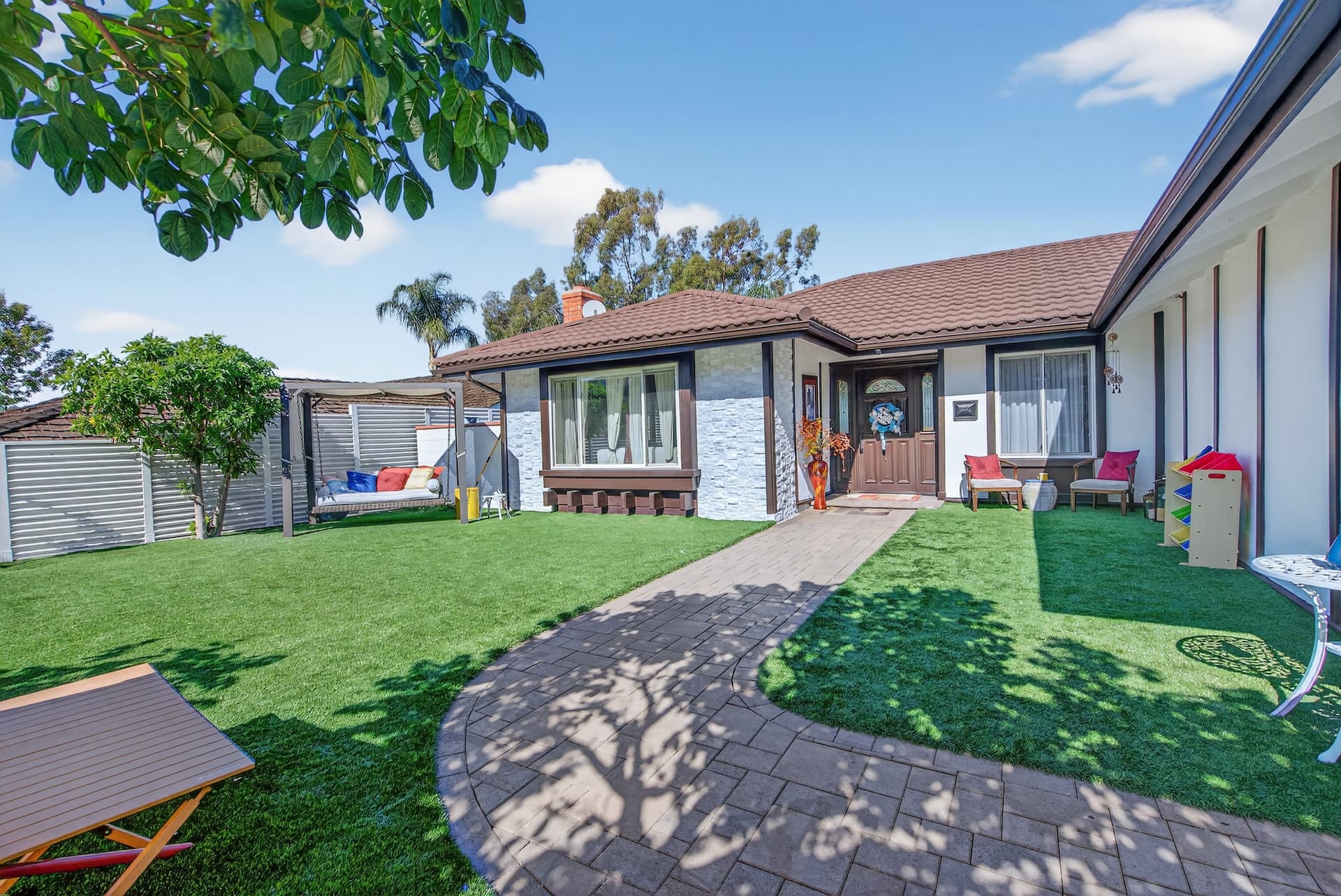 Curb appeal front yard — Orange County listing